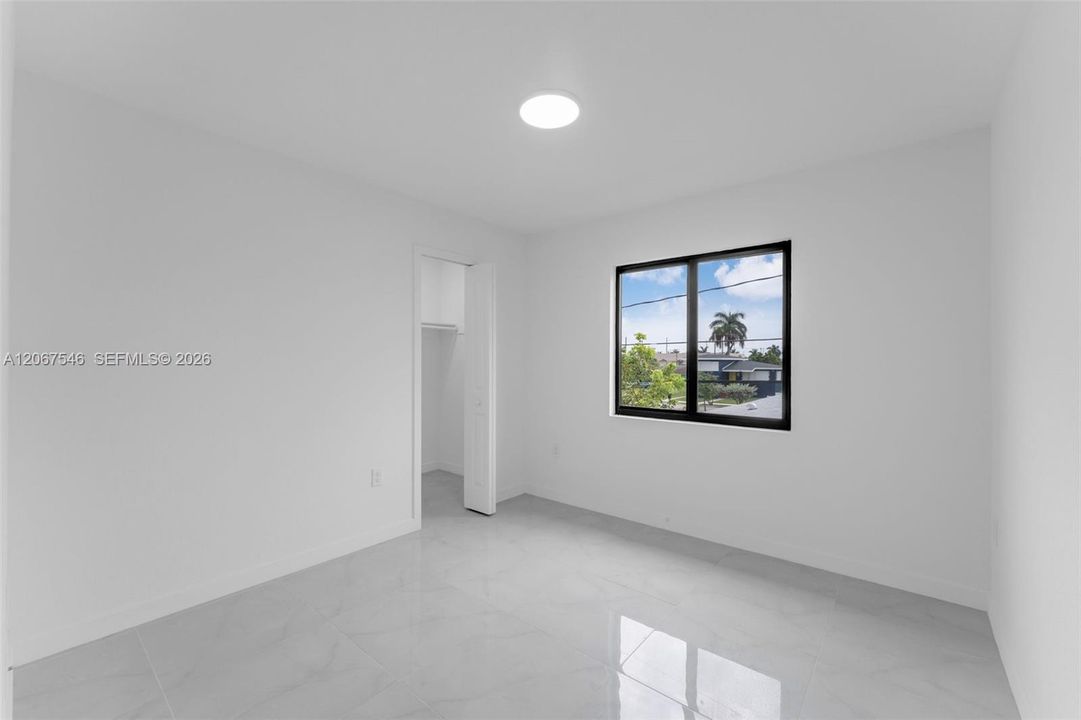 For Rent: $2,500 (3 beds, 2 baths, 1200 Square Feet)