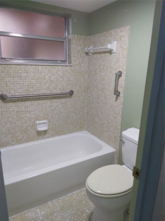 For Sale: $119,000 (1 beds, 1 baths, 720 Square Feet)
