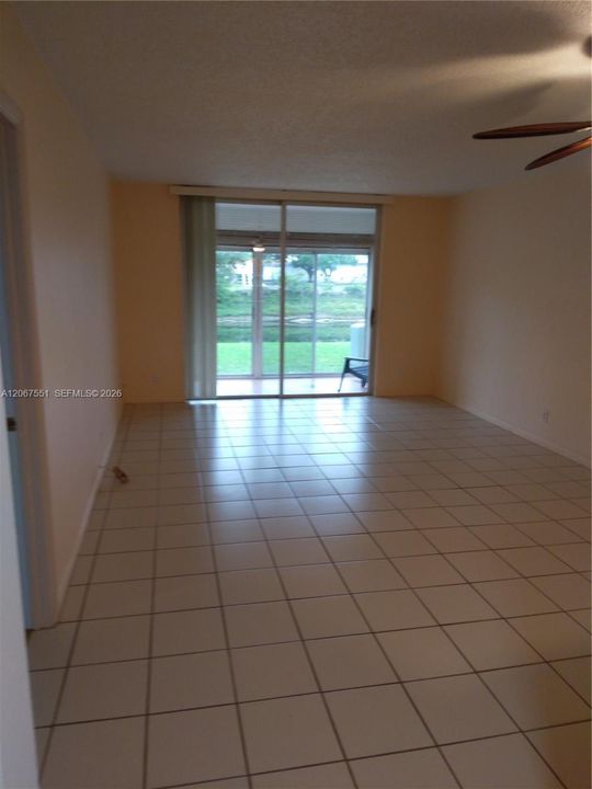 For Sale: $119,000 (1 beds, 1 baths, 720 Square Feet)