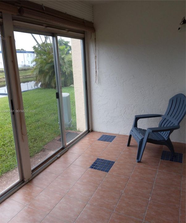 For Sale: $119,000 (1 beds, 1 baths, 720 Square Feet)