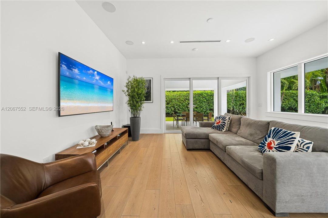 For Sale: $4,000,000 (5 beds, 4 baths, 3673 Square Feet)