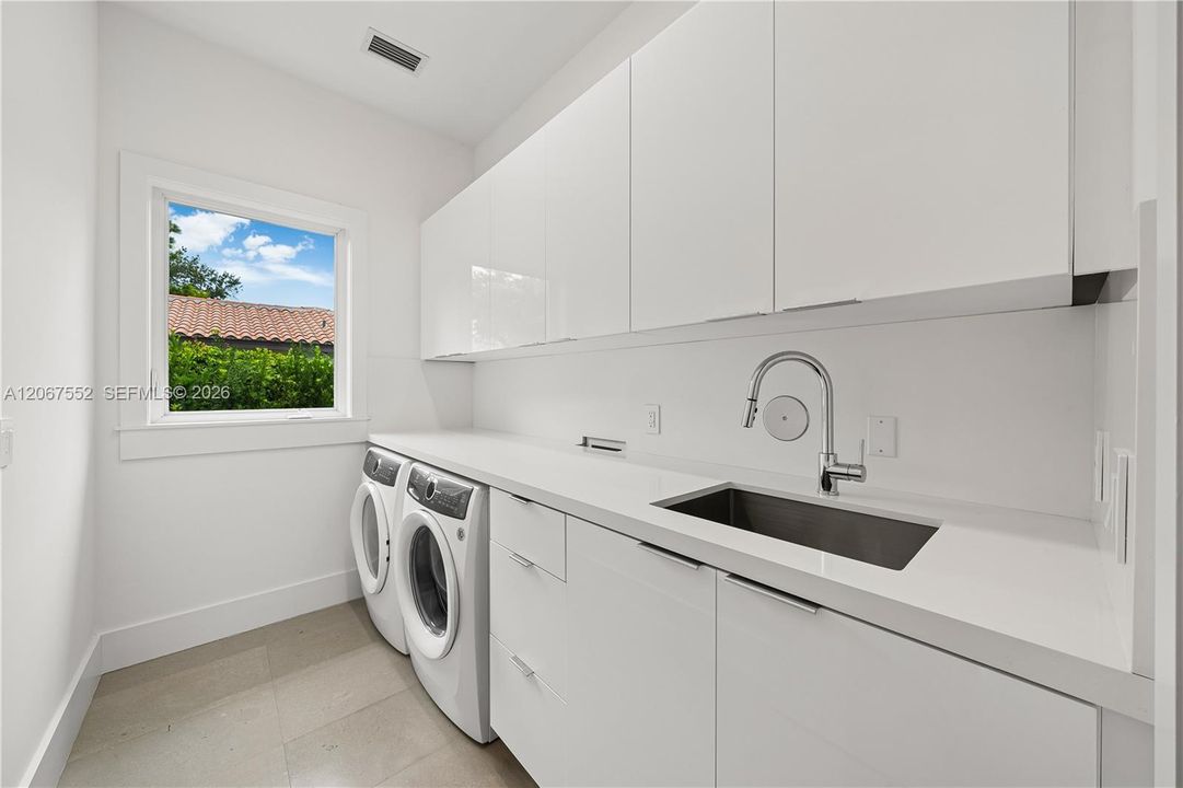 For Sale: $4,000,000 (5 beds, 4 baths, 3673 Square Feet)