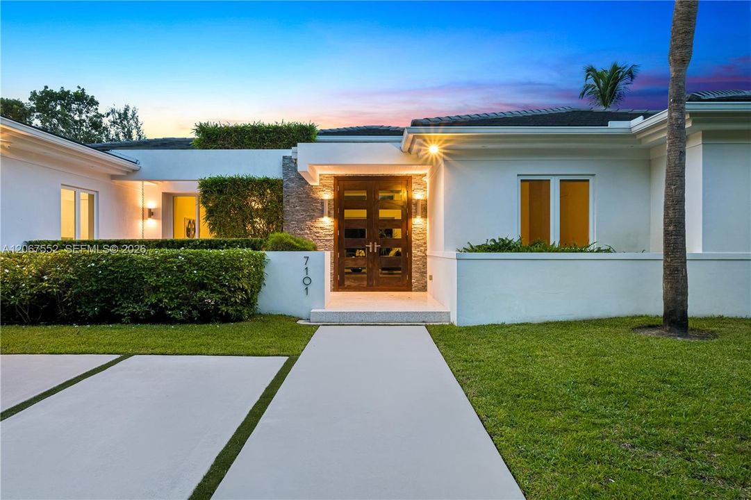 For Sale: $4,000,000 (5 beds, 4 baths, 3673 Square Feet)