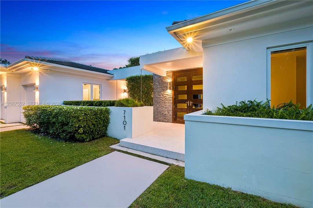 For Sale: $4,000,000 (5 beds, 4 baths, 3673 Square Feet)