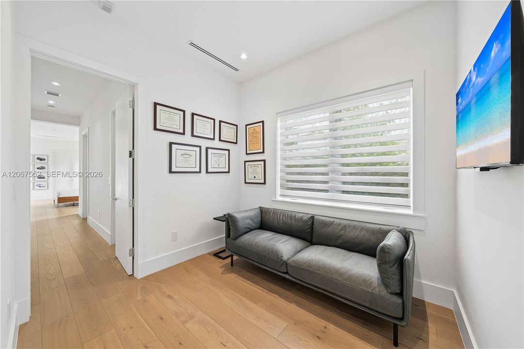 For Sale: $4,000,000 (5 beds, 4 baths, 3673 Square Feet)