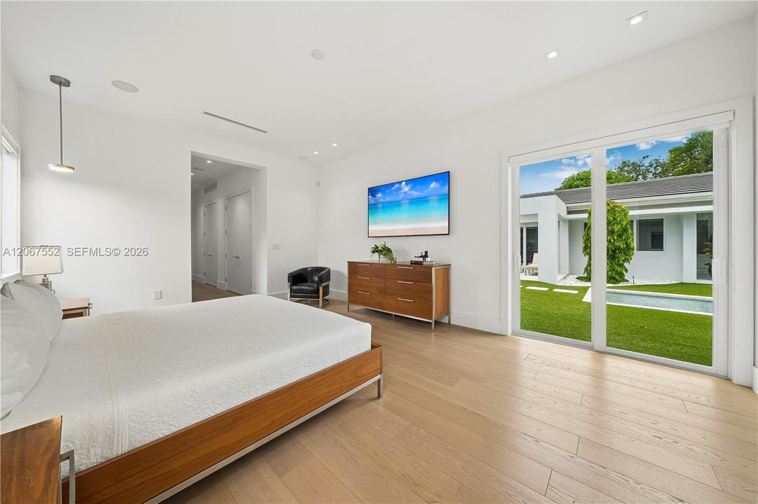 For Sale: $4,000,000 (5 beds, 4 baths, 3673 Square Feet)