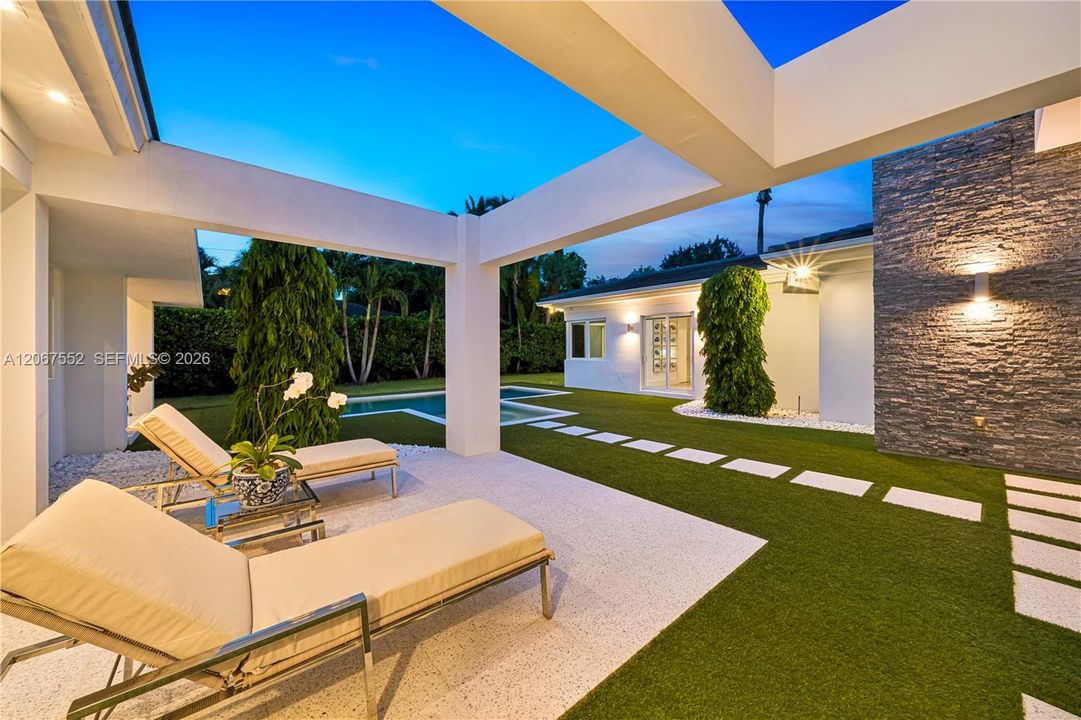 For Sale: $4,000,000 (5 beds, 4 baths, 3673 Square Feet)