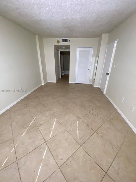 Activo con contrato: $1,690 (1 camas, 1 baños, 782 Pies cuadrados)