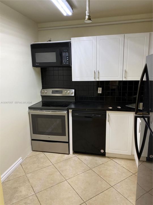 Activo con contrato: $1,690 (1 camas, 1 baños, 782 Pies cuadrados)