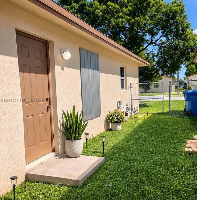 For Sale: $415,000 (4 beds, 2 baths, 1290 Square Feet)