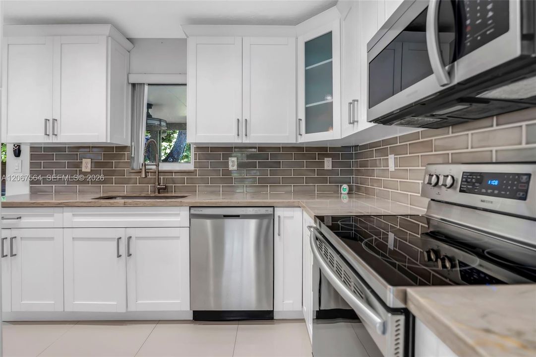For Rent: $3,500 (3 beds, 2 baths, 1699 Square Feet)