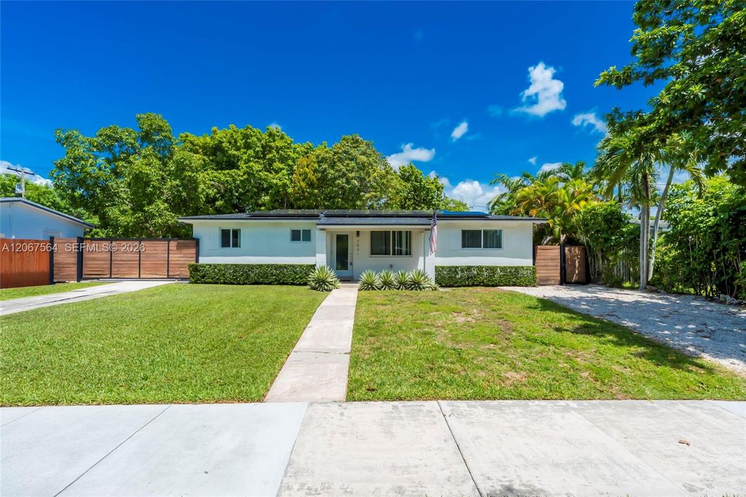 For Rent: $3,500 (3 beds, 2 baths, 1699 Square Feet)