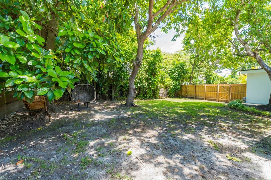 For Rent: $3,500 (3 beds, 2 baths, 1699 Square Feet)