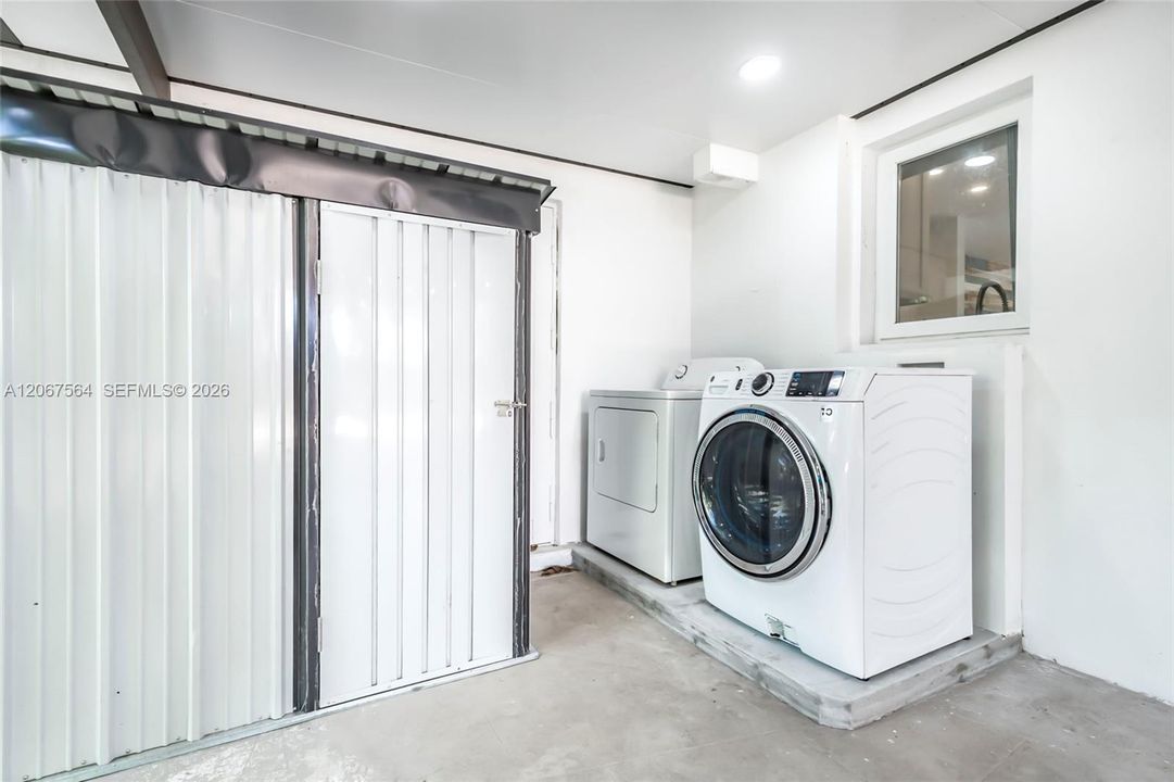 For Rent: $3,500 (3 beds, 2 baths, 1699 Square Feet)
