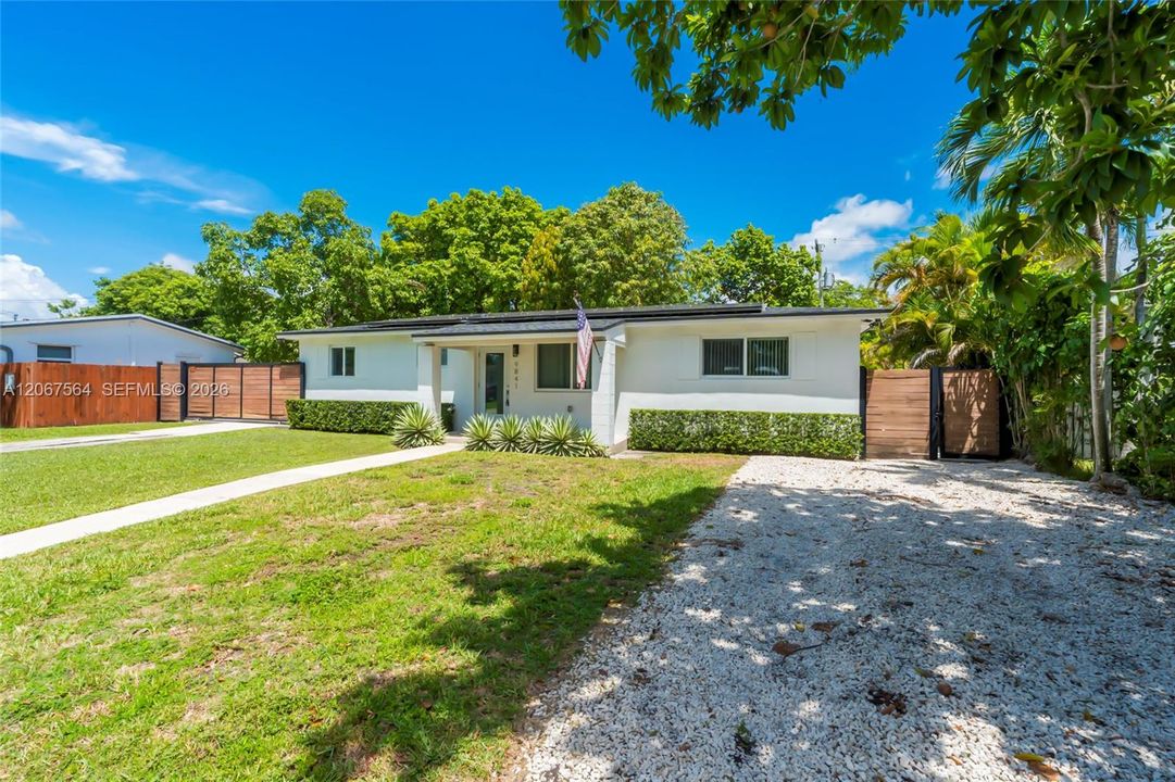 For Rent: $3,500 (3 beds, 2 baths, 1699 Square Feet)