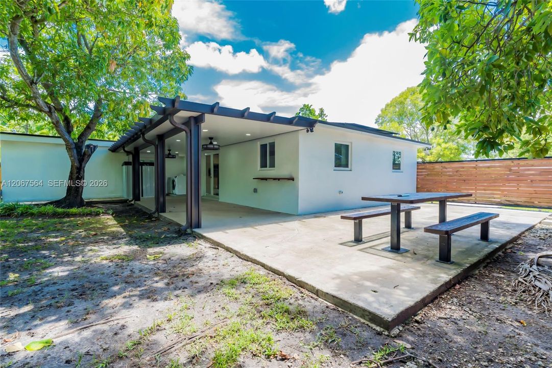 For Rent: $3,500 (3 beds, 2 baths, 1699 Square Feet)