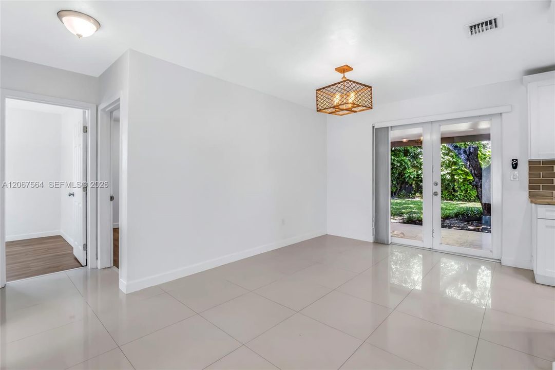 For Rent: $3,500 (3 beds, 2 baths, 1699 Square Feet)