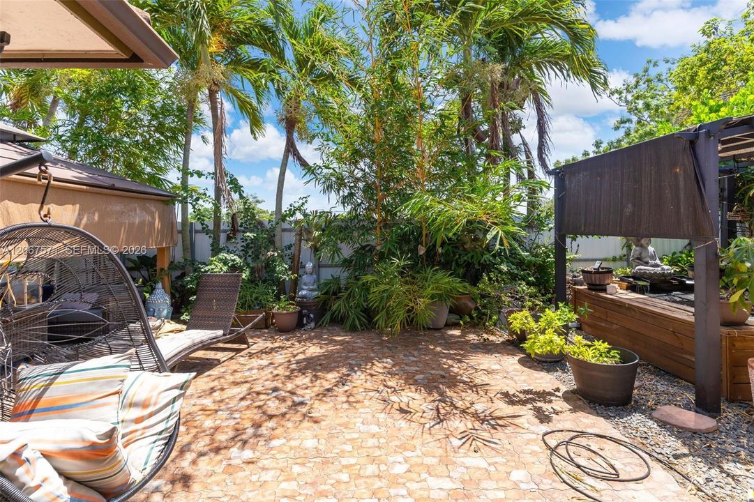 For Sale: $649,000 (3 beds, 2 baths, 1539 Square Feet)