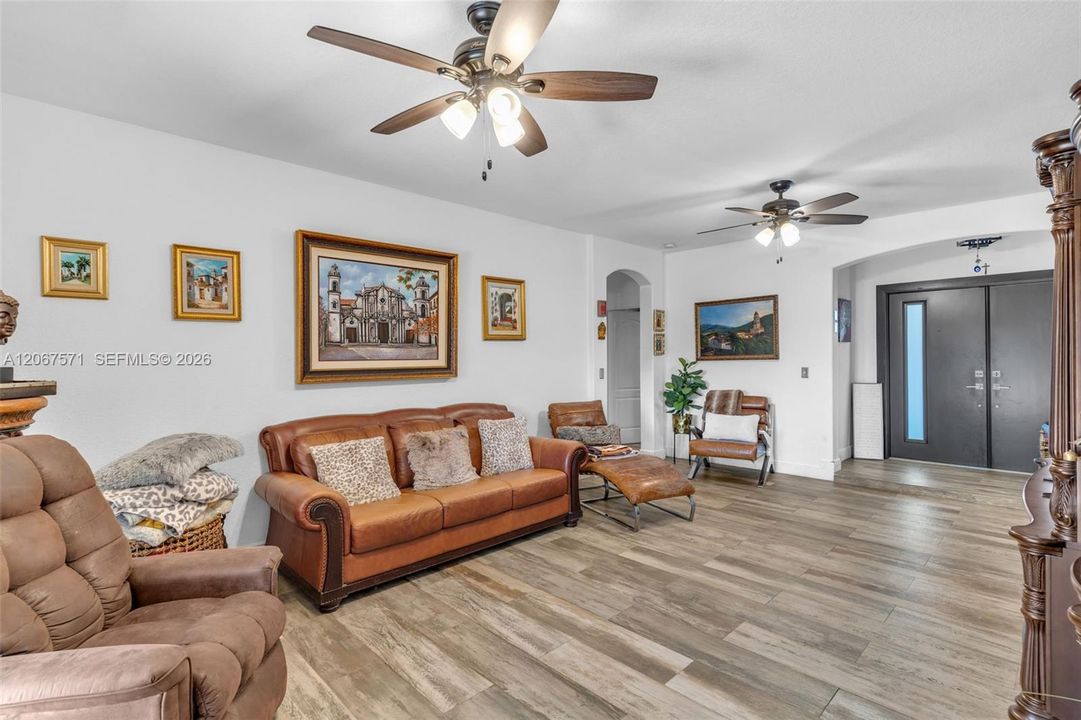 For Sale: $649,000 (3 beds, 2 baths, 1539 Square Feet)