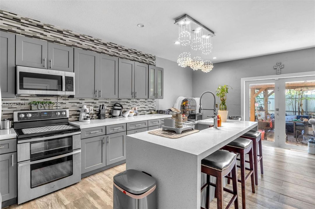 For Sale: $649,000 (3 beds, 2 baths, 1539 Square Feet)