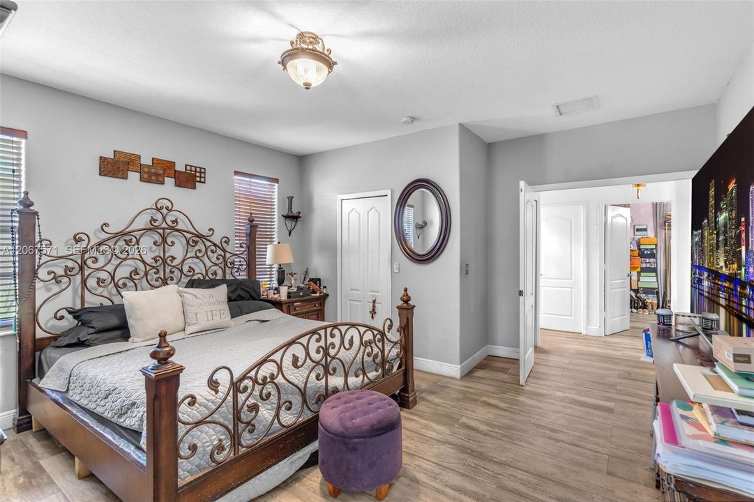 For Sale: $649,000 (3 beds, 2 baths, 1539 Square Feet)