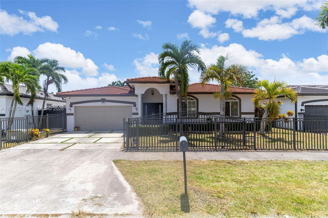 For Sale: $649,000 (3 beds, 2 baths, 1539 Square Feet)