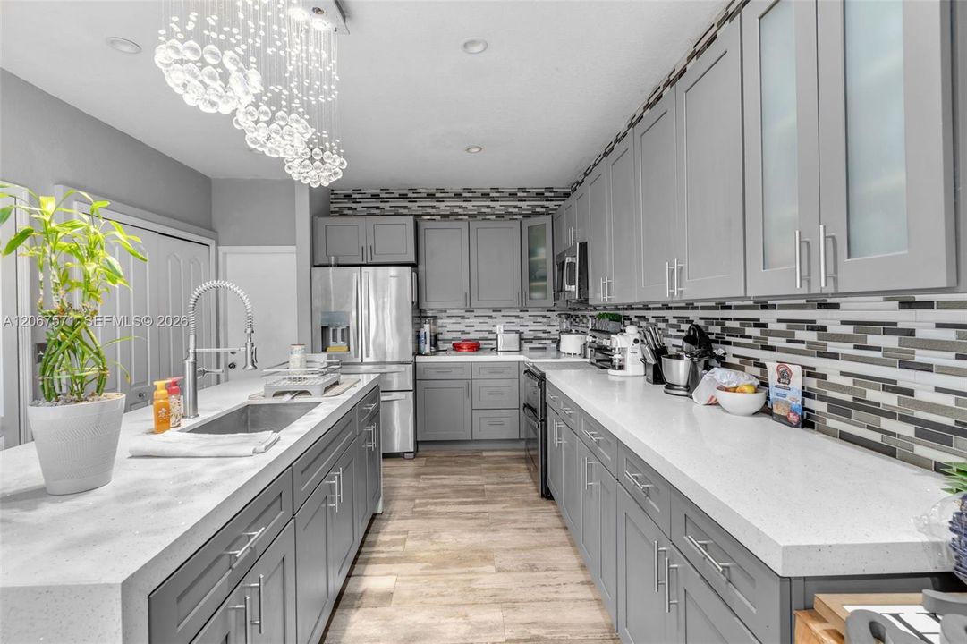 For Sale: $649,000 (3 beds, 2 baths, 1539 Square Feet)