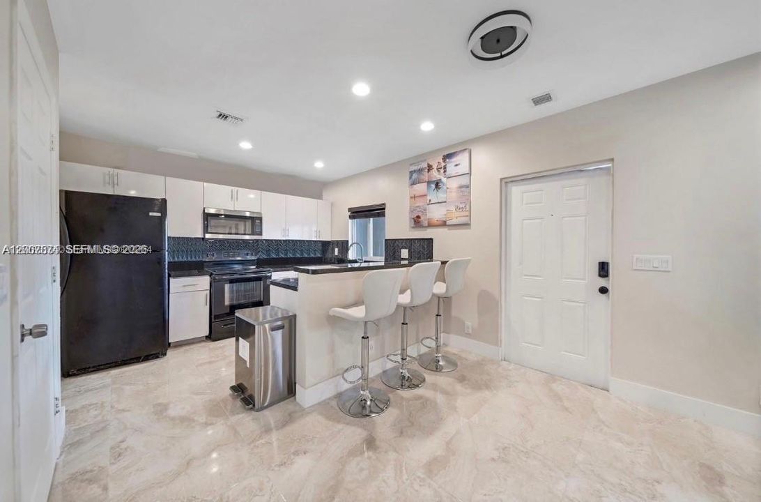For Sale: $434,900 (3 beds, 2 baths, 1056 Square Feet)