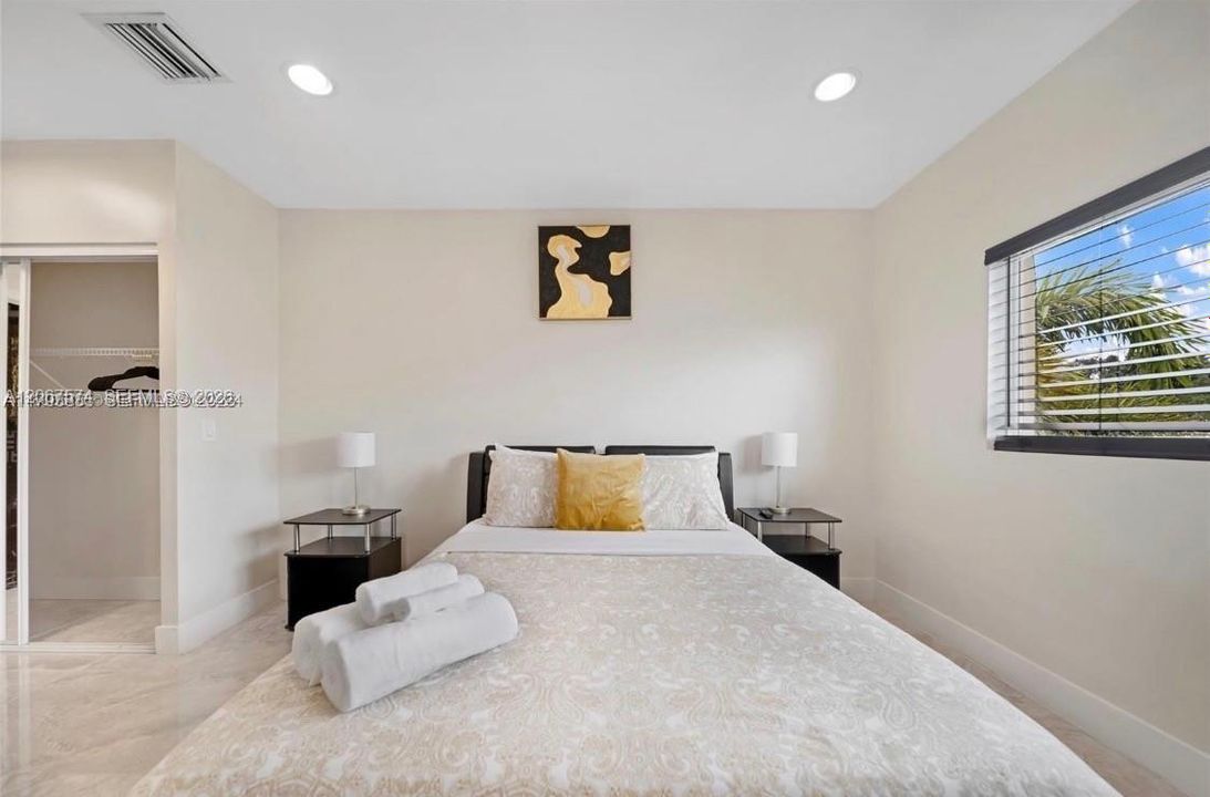 For Sale: $434,900 (3 beds, 2 baths, 1056 Square Feet)