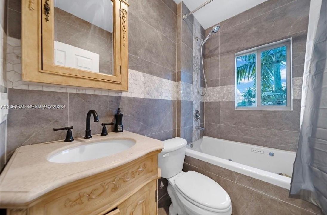 For Sale: $434,900 (3 beds, 2 baths, 1056 Square Feet)