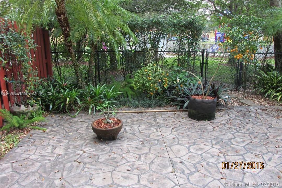 For Rent: $3,250 (3 beds, 2 baths, 1558 Square Feet)