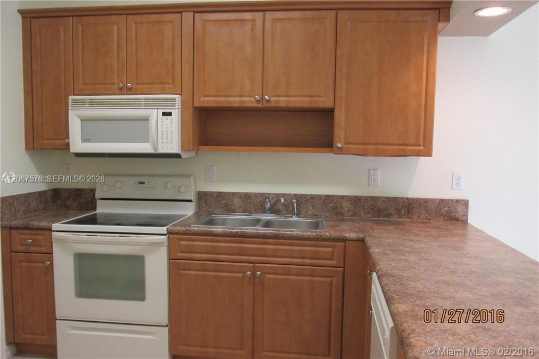 For Rent: $3,250 (3 beds, 2 baths, 1558 Square Feet)