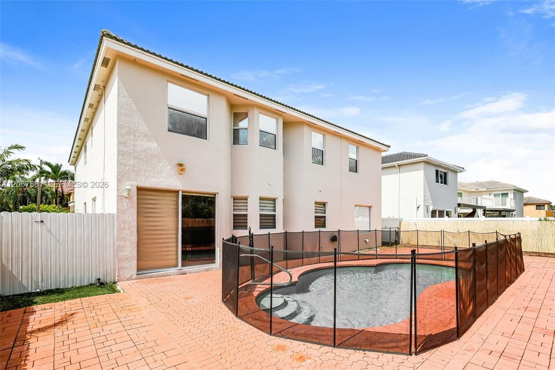 For Rent: $4,705 (5 beds, 4 baths, 3823 Square Feet)
