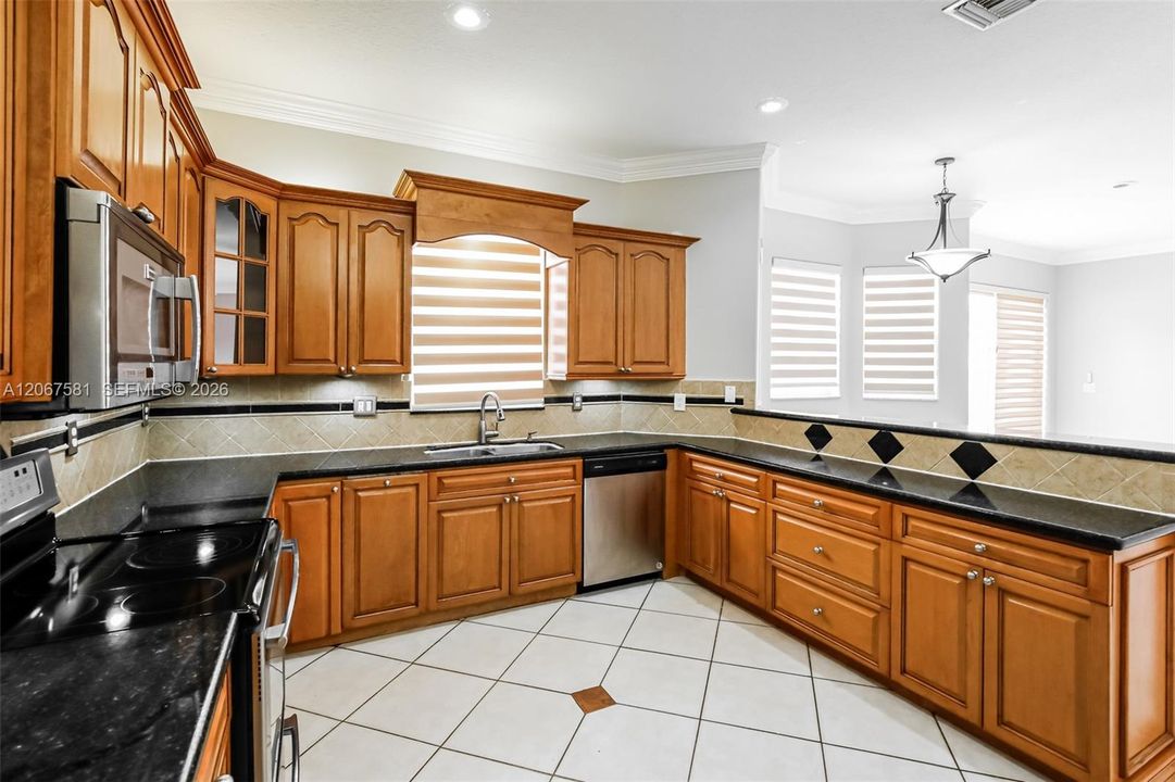 For Rent: $4,705 (5 beds, 4 baths, 3823 Square Feet)