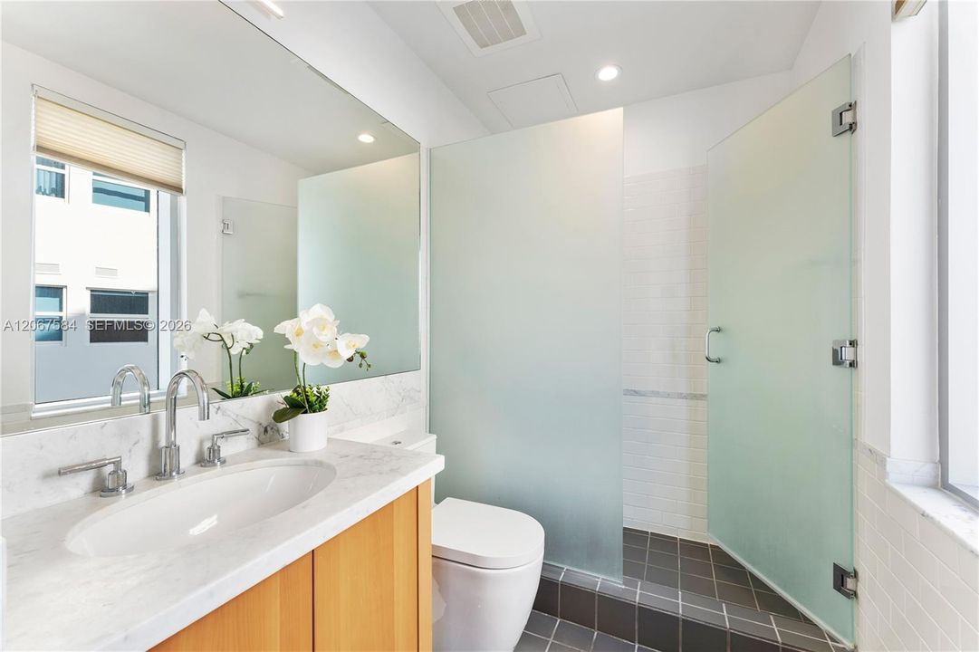 For Sale: $1,950,000 (3 beds, 3 baths, 1862 Square Feet)