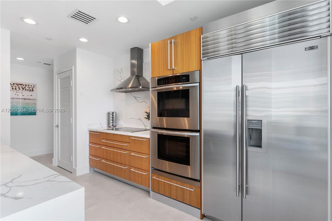 For Sale: $1,950,000 (3 beds, 3 baths, 1862 Square Feet)