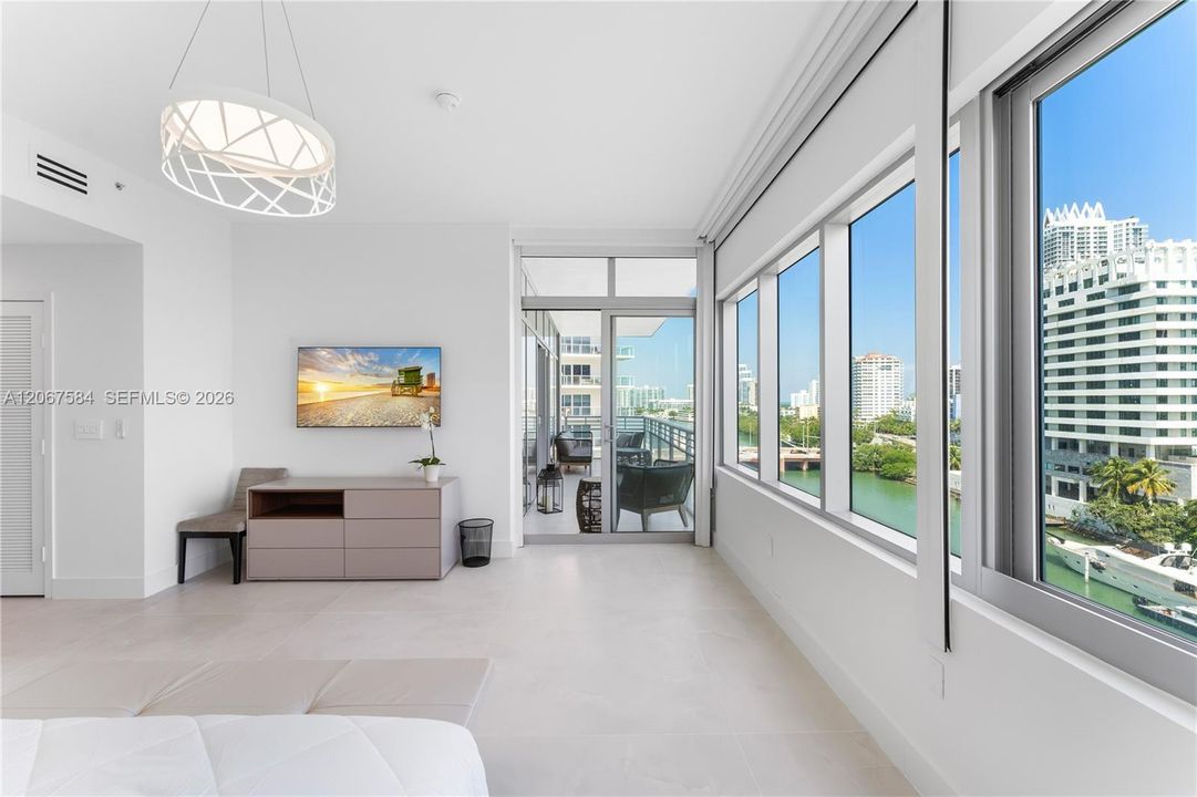 For Sale: $1,950,000 (3 beds, 3 baths, 1862 Square Feet)