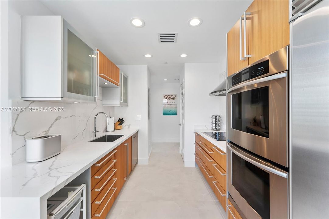 For Sale: $1,950,000 (3 beds, 3 baths, 1862 Square Feet)