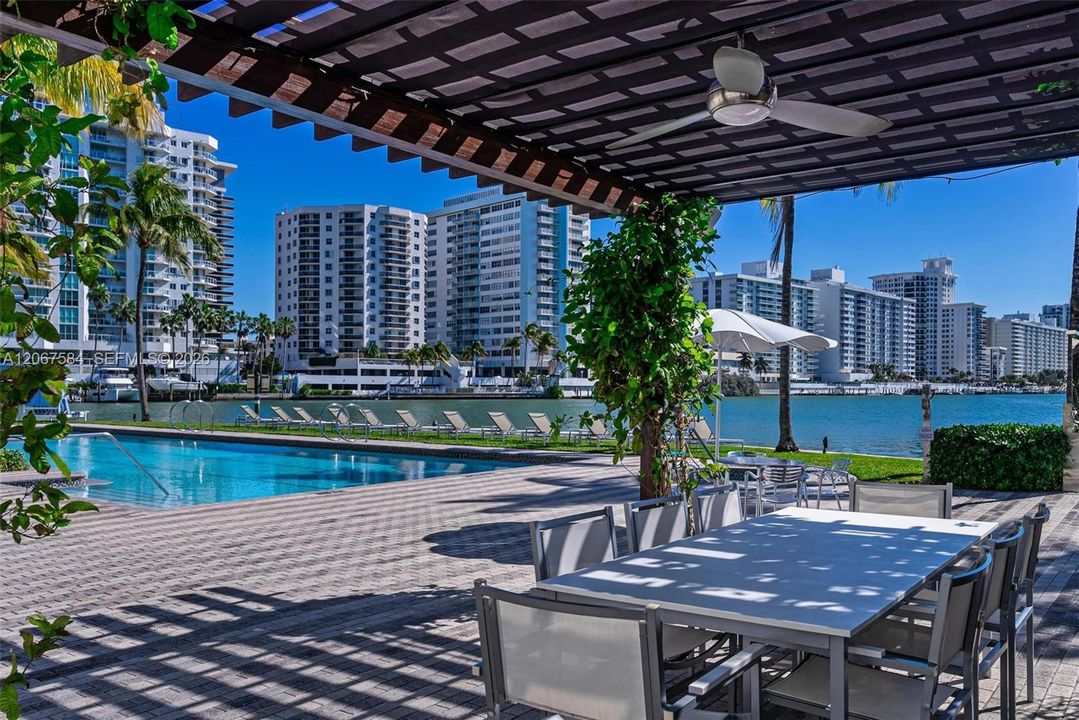 For Sale: $1,950,000 (3 beds, 3 baths, 1862 Square Feet)