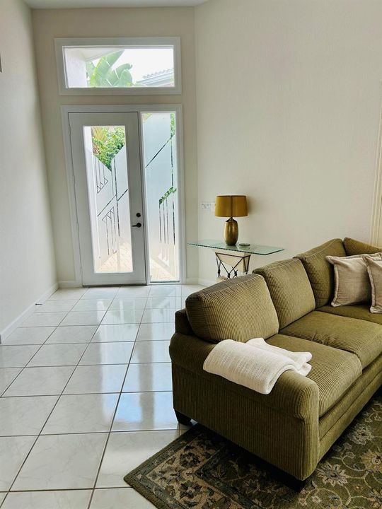 front entry:Foyer
