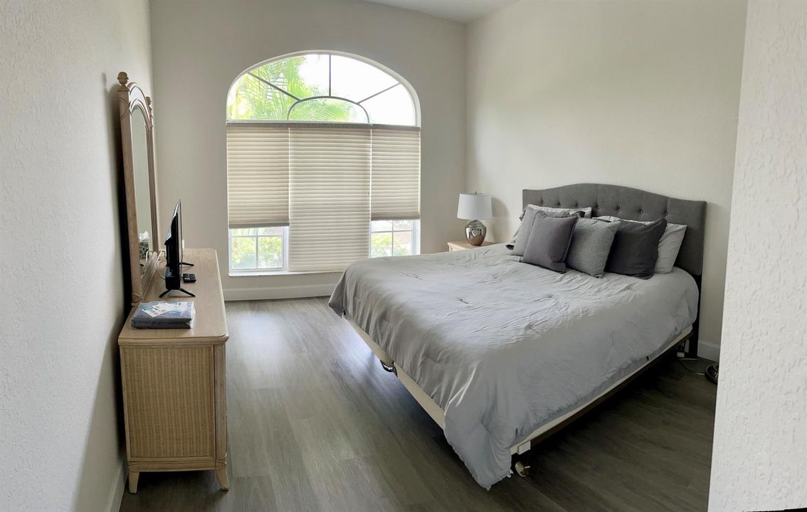Guest bedroom 3 king bed 1.2