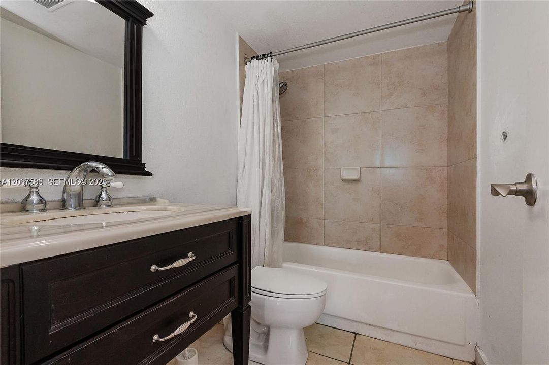 For Sale: $170,000 (1 beds, 1 baths, 673 Square Feet)