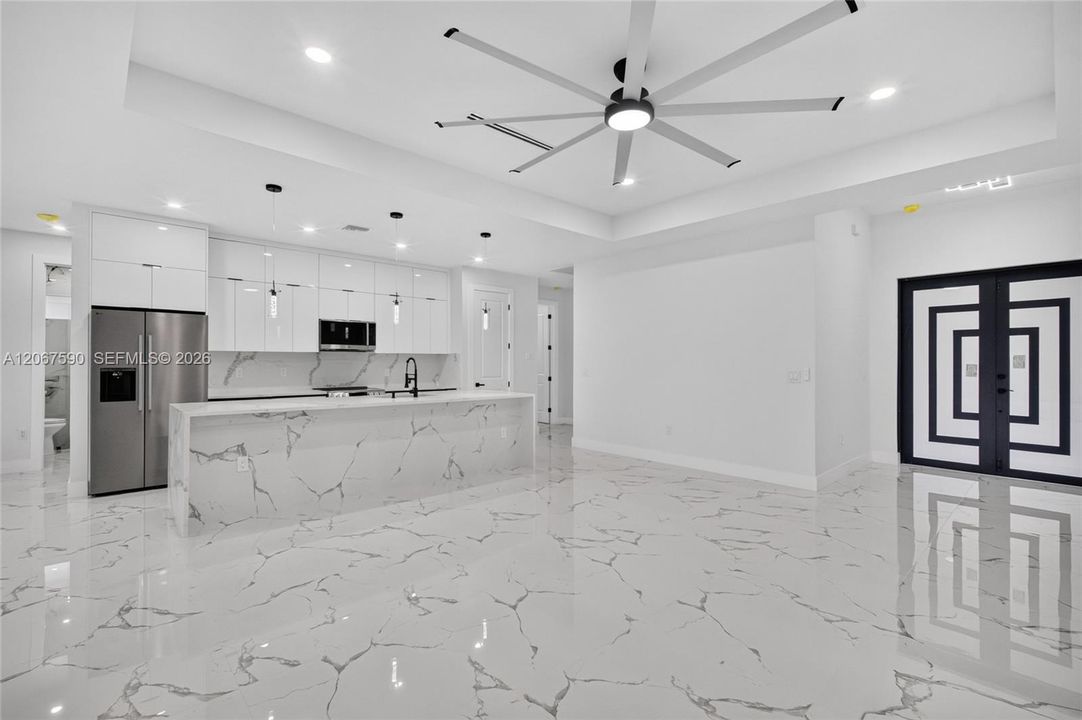 For Sale: $629,000 (4 beds, 3 baths, 2041 Square Feet)