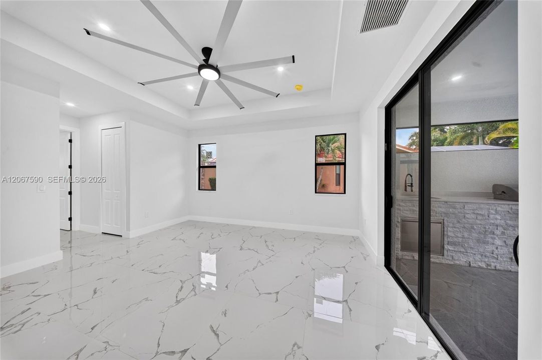 For Sale: $629,000 (4 beds, 3 baths, 2041 Square Feet)