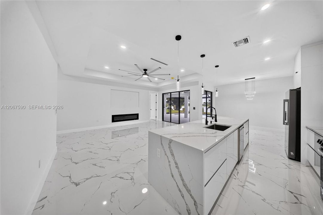 For Sale: $629,000 (4 beds, 3 baths, 2041 Square Feet)