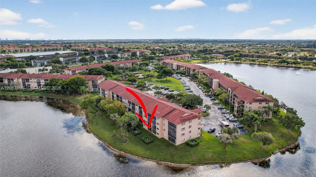 For Sale: $289,900 (2 beds, 2 baths, 1364 Square Feet)