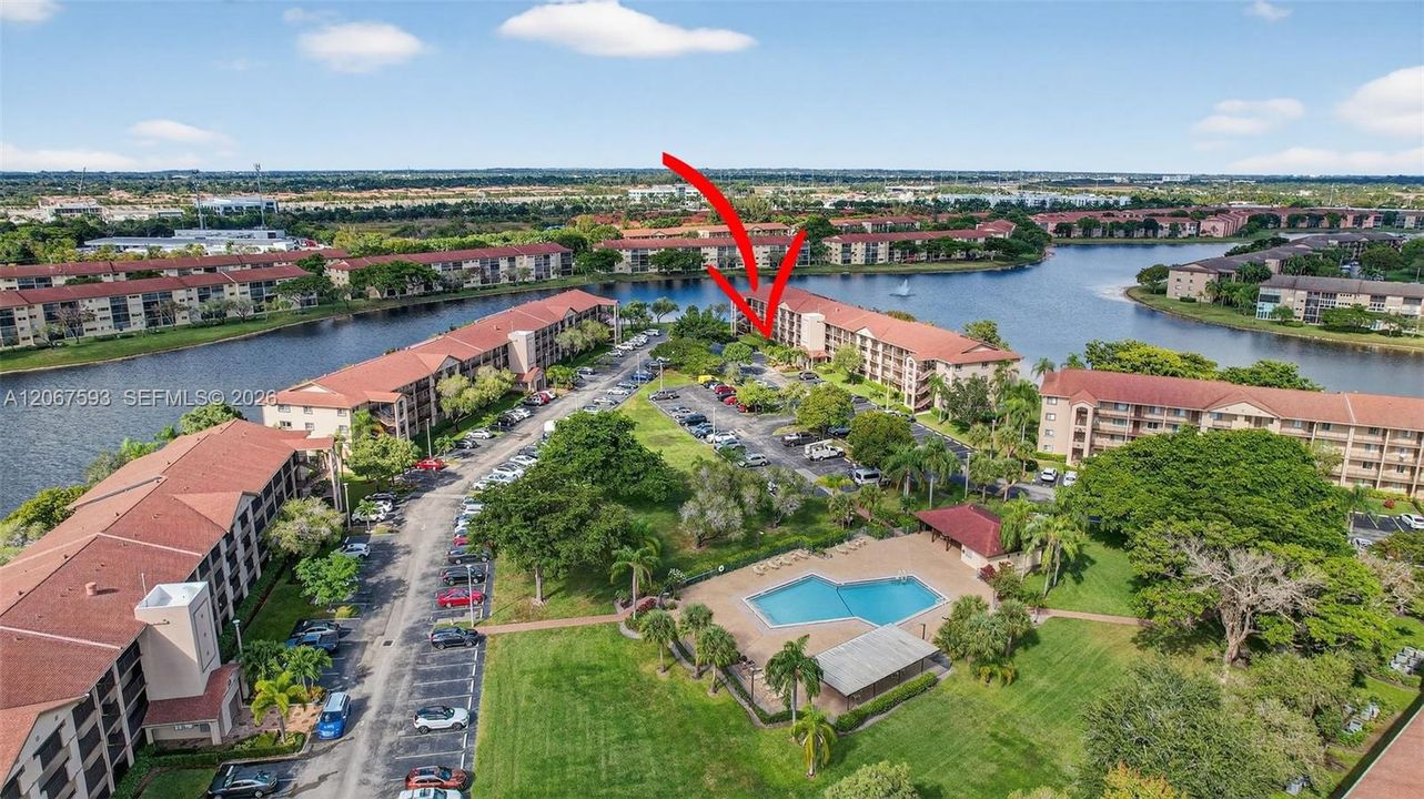 For Sale: $289,900 (2 beds, 2 baths, 1364 Square Feet)