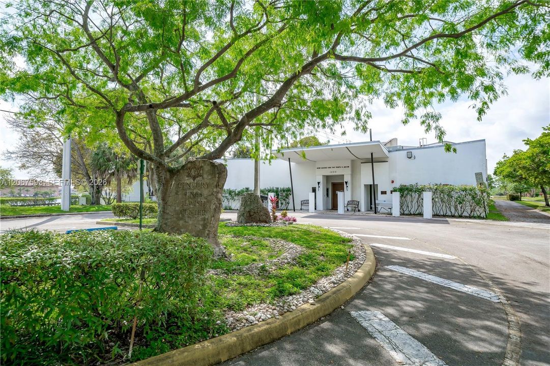 For Sale: $289,900 (2 beds, 2 baths, 1364 Square Feet)
