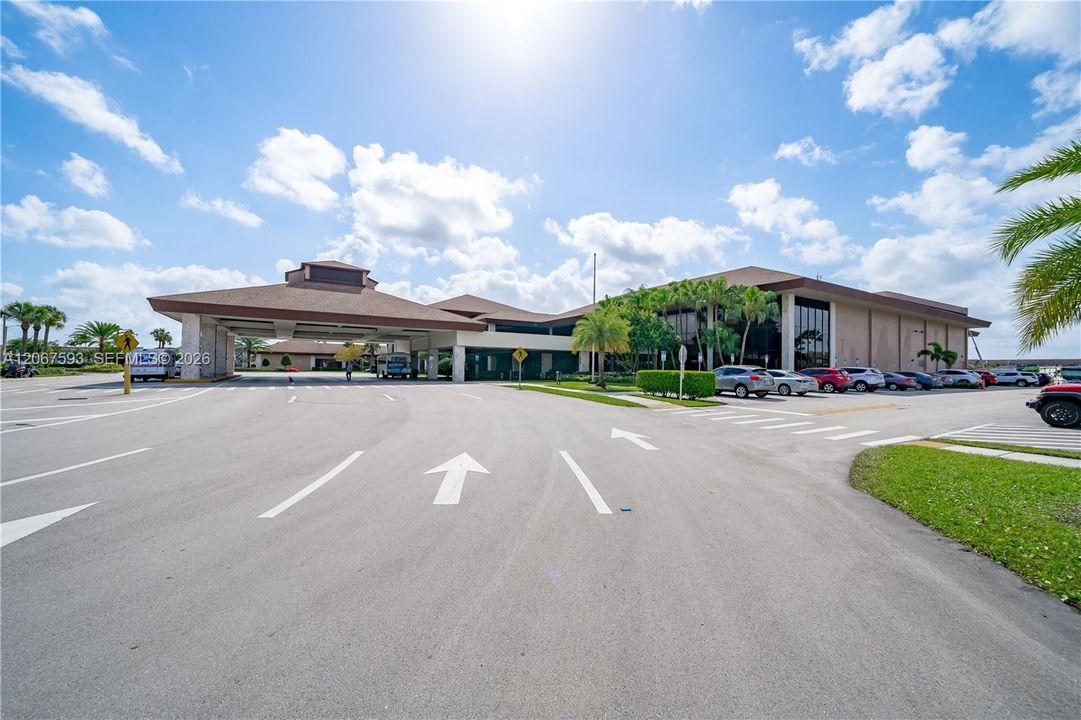 For Sale: $289,900 (2 beds, 2 baths, 1364 Square Feet)
