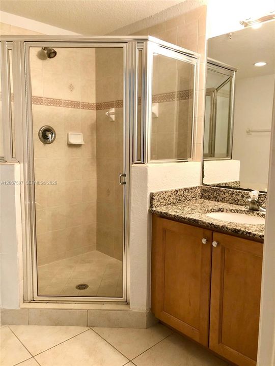 В аренду: $2,350 (2 спален, 2 ванн, 1071 Квадратных фут)